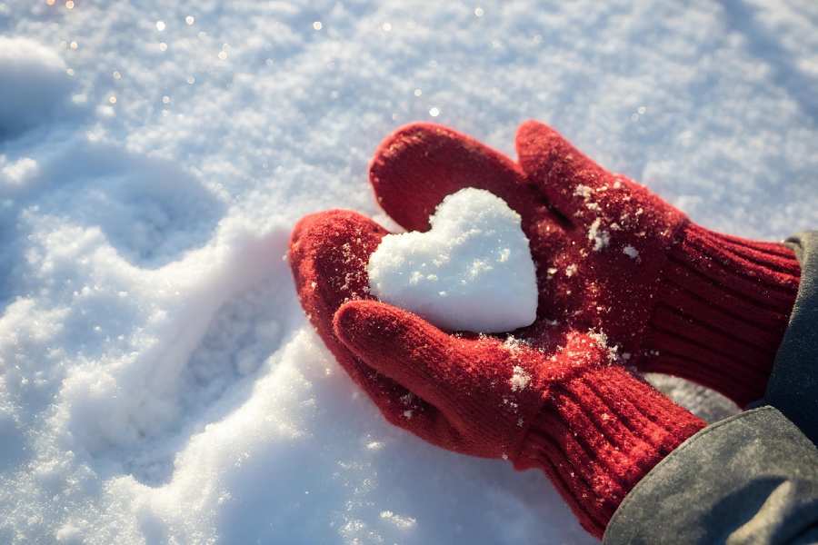 love-heart-snow